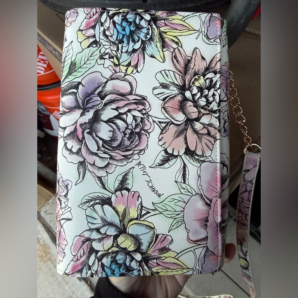 Betsey Johnson XO Sadie floral print crossbody purse/wallet
 new without tags - Picture 5 of 8